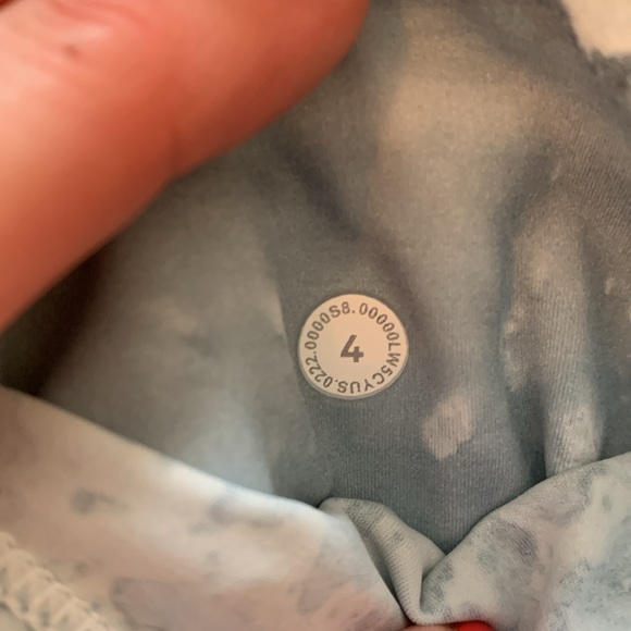 Lulu lemon 7/8 tights size 4 - Picture 5 of 5